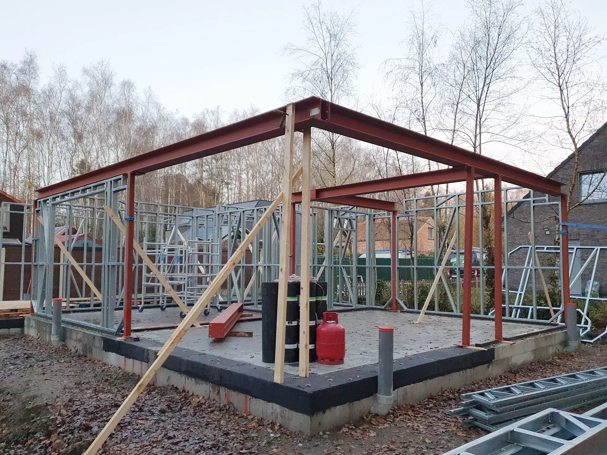Nieuwbouw in Quicksteel staalframebouw te Wingene geplaatst door Laevens Timmerwerken